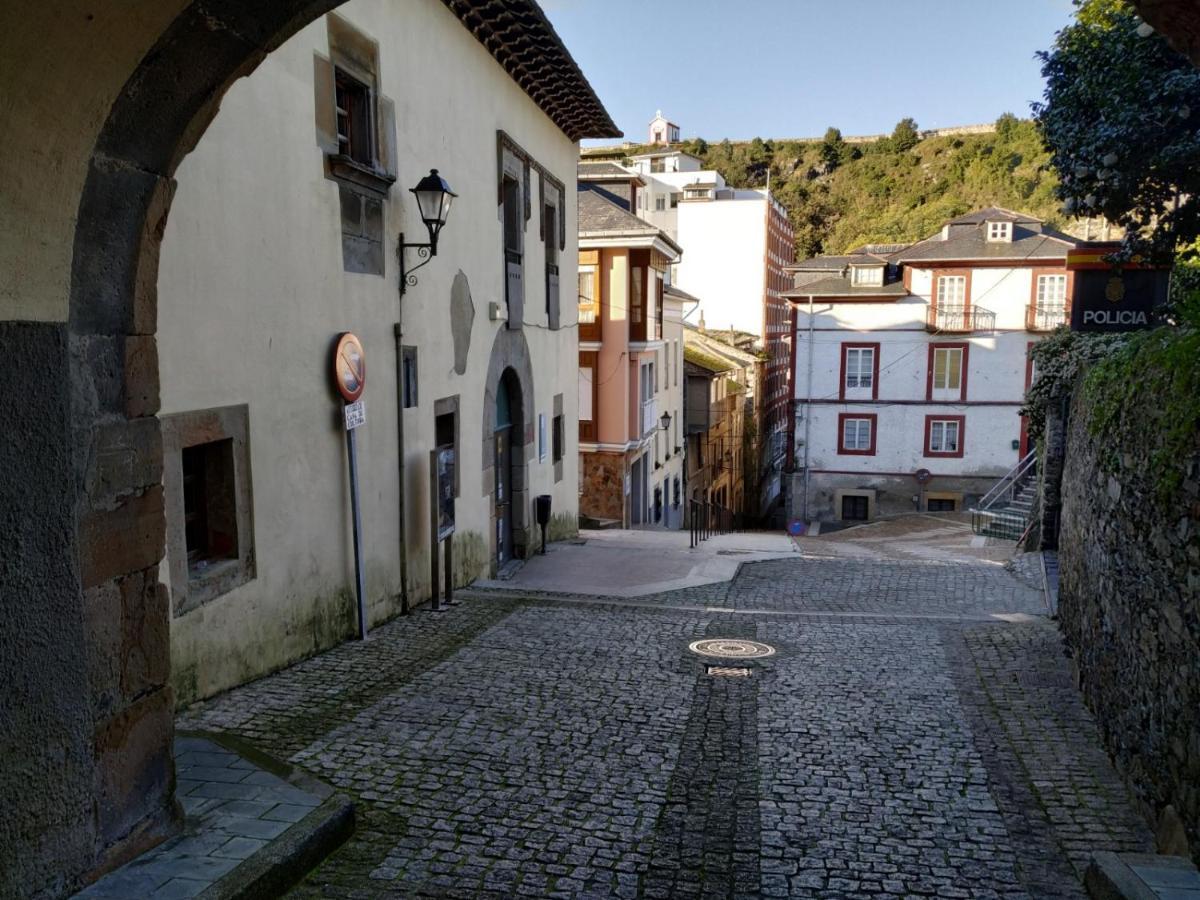 Calle Olavarrieta 16 bajo Luarca Exterior foto